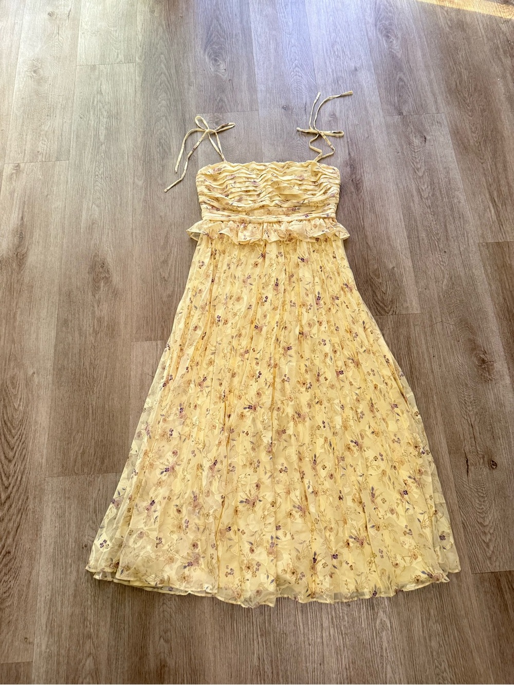 astr the label emerys yellow floral tie-shoulder midi dress size small NEW - Picture 8 of 12